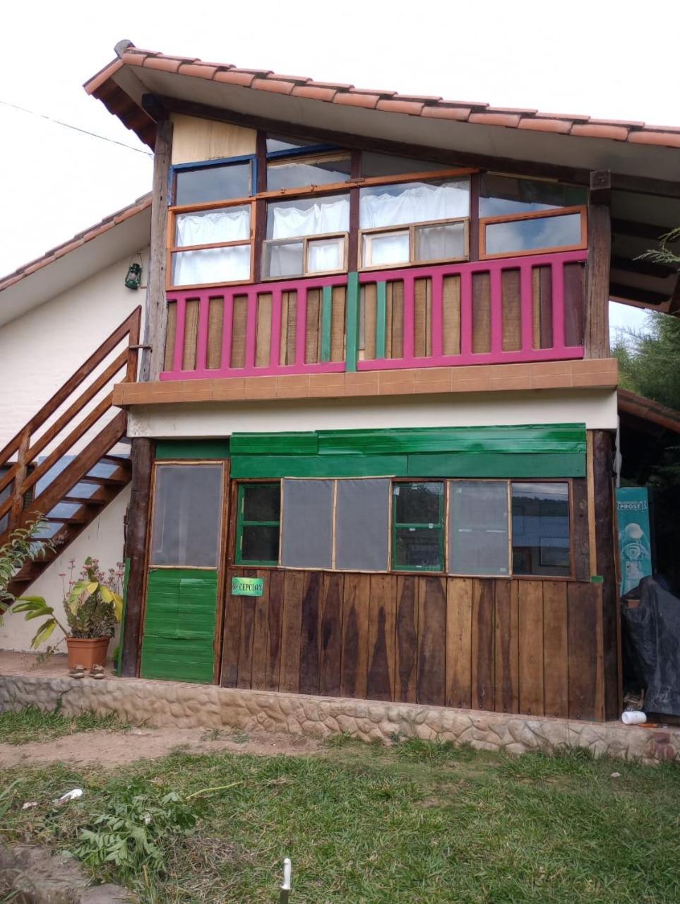 Los Aventureros Hostel Samaipata Exterior photo